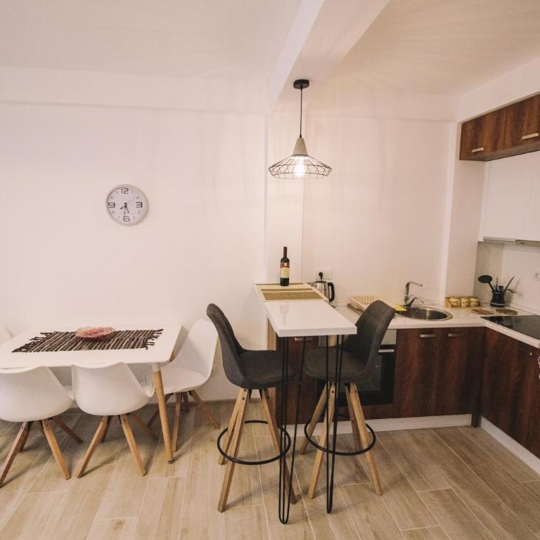 Barba Apartments - Two-Bedroom Apartment - 31