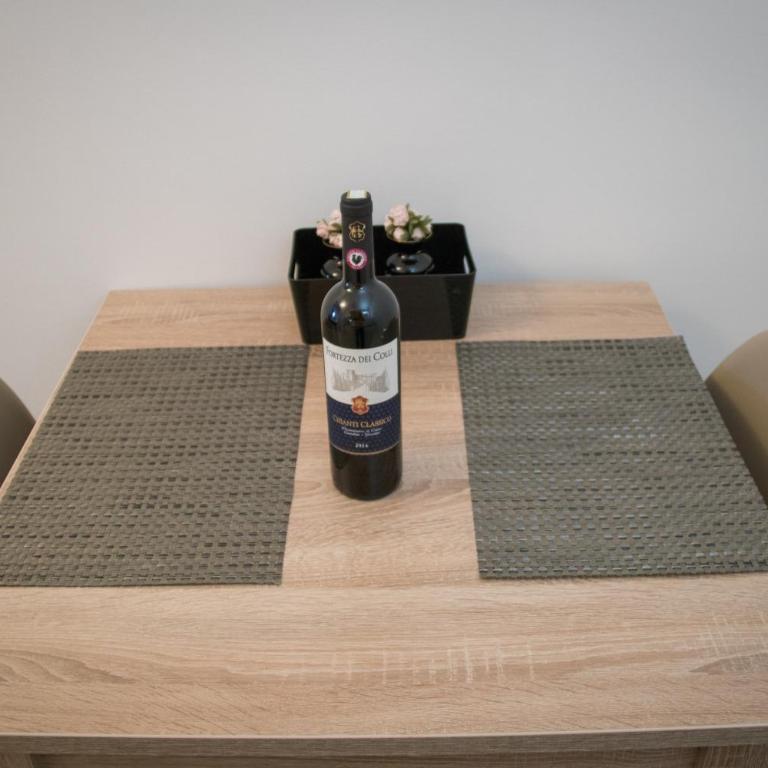 Ninas Apartments - Standard Studio - 3