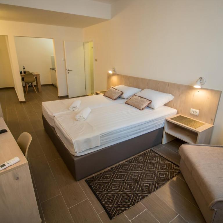 Ninas Apartments - Standard Studio - 1