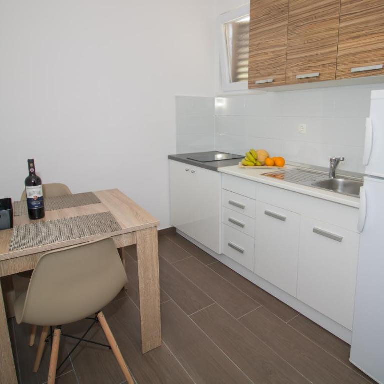 Ninas Apartments - Standard Studio - 7