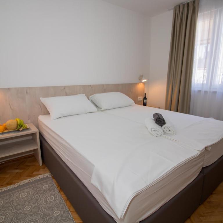 Ninas Apartments - Double Room with Private Bathroom - 6