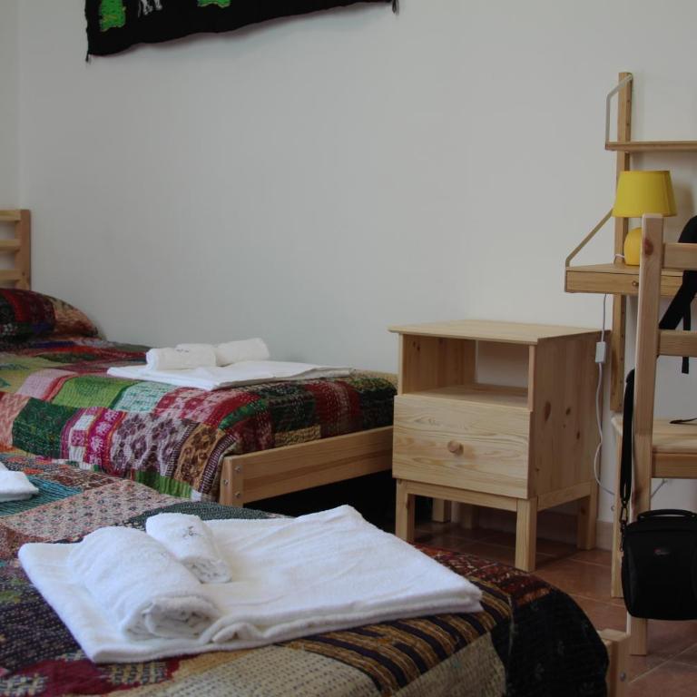 Beteyà Hostel Don Bosco - Deluxe Triple Room with Sea View Balcony - 14