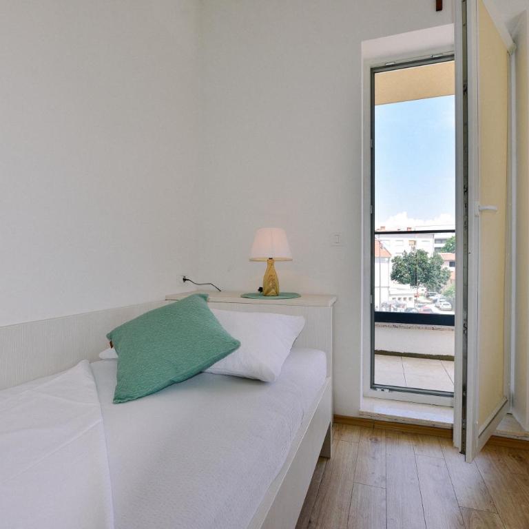 Hotel Dompes - Single Room with Balcony - 2