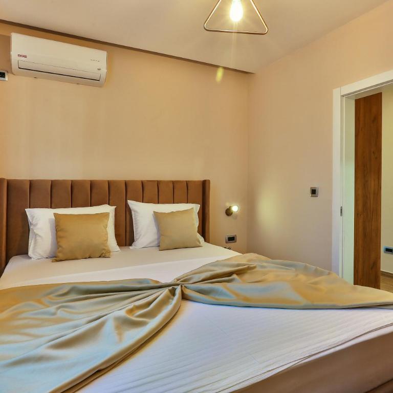 Sunset Hotel - One-Bedroom Suite - 4