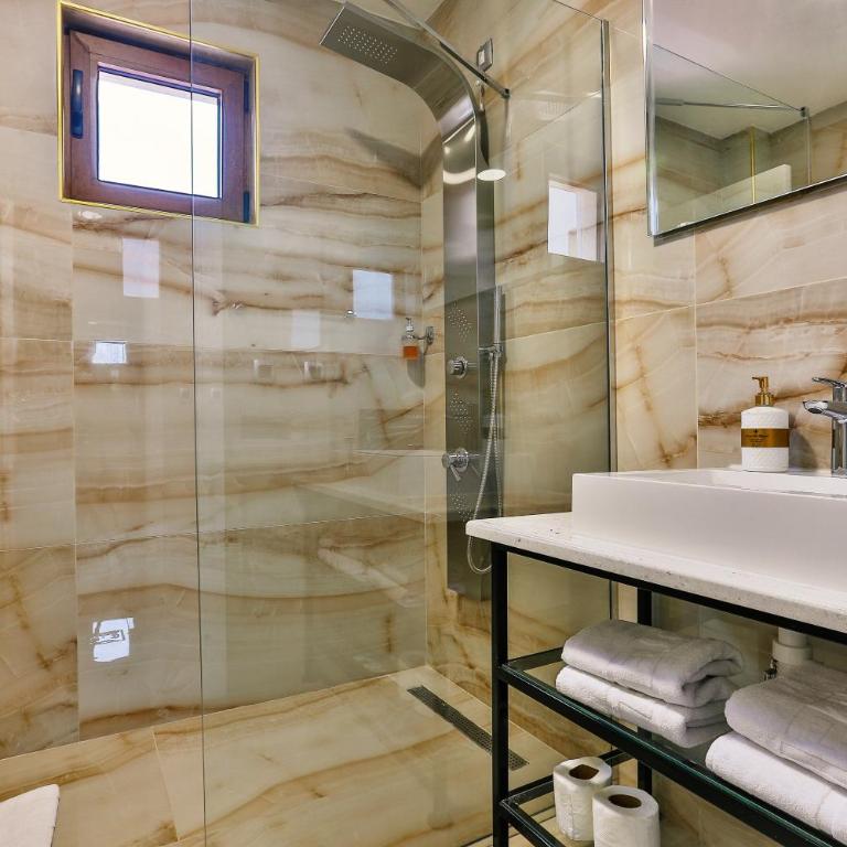 Sunset Hotel - Superior Suite with Sea View - 15