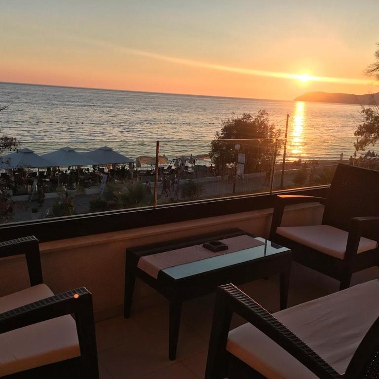 Apartments Kuce Lekovica Beach & snack bar- Bistro - Double Room with Balcony and Sea View - 12