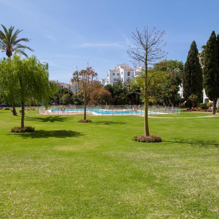 Jardines del Puerto Apartment for up to 6, totally refurbished 2025, gardens, pools, garage, wifi - Apartamento Deluxe - 70
