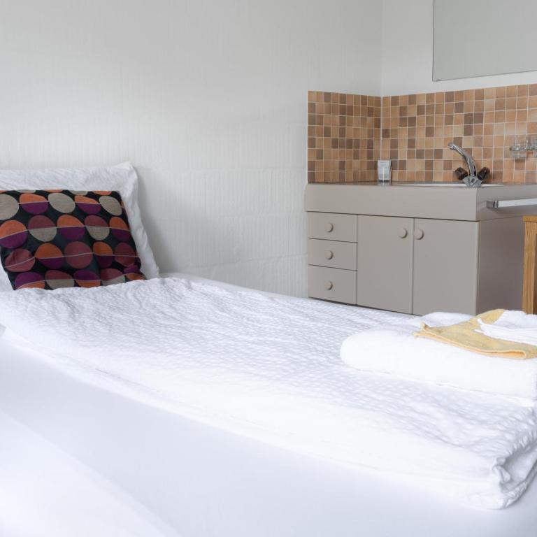 Seminarhotel Romerohaus - Einzelzimmer mit Gemeinschaftsdusche und -WC - 2