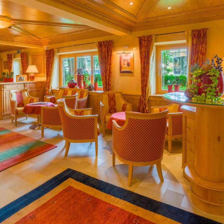 Hotel-Garni Jakober - B&B und Appartements - Superior Doppelzimmer mit Balkon - 7