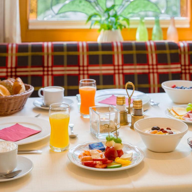 Hotel-Garni Jakober - B&B und Appartements - Superior Doppelzimmer mit Balkon - 1