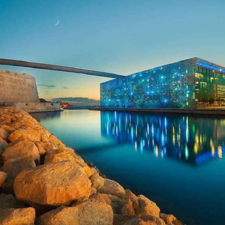 T4 3 chambres 4 étoiles clim avec garage ideal groupe tourisme et croisières proche Port Euromed Terrasses du port - Appartement 3 Chambres - 32