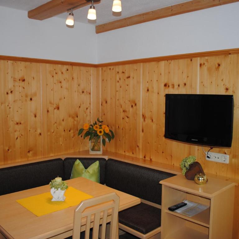 Haus Untergand - Apartment mit 1 Schlafzimmer und Balkon - 1