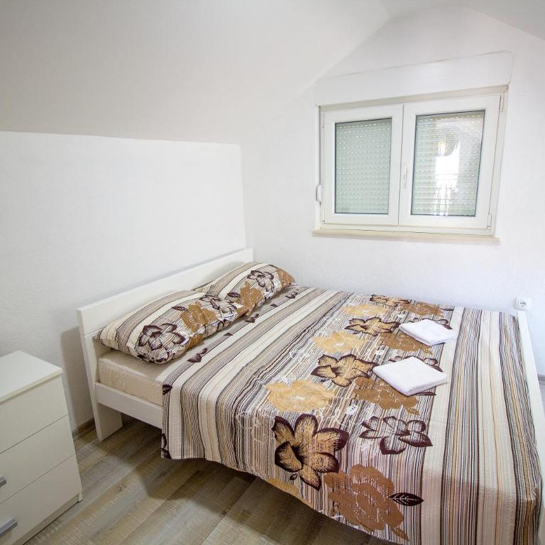 City View Apartment - Apartment with Balcony - 6