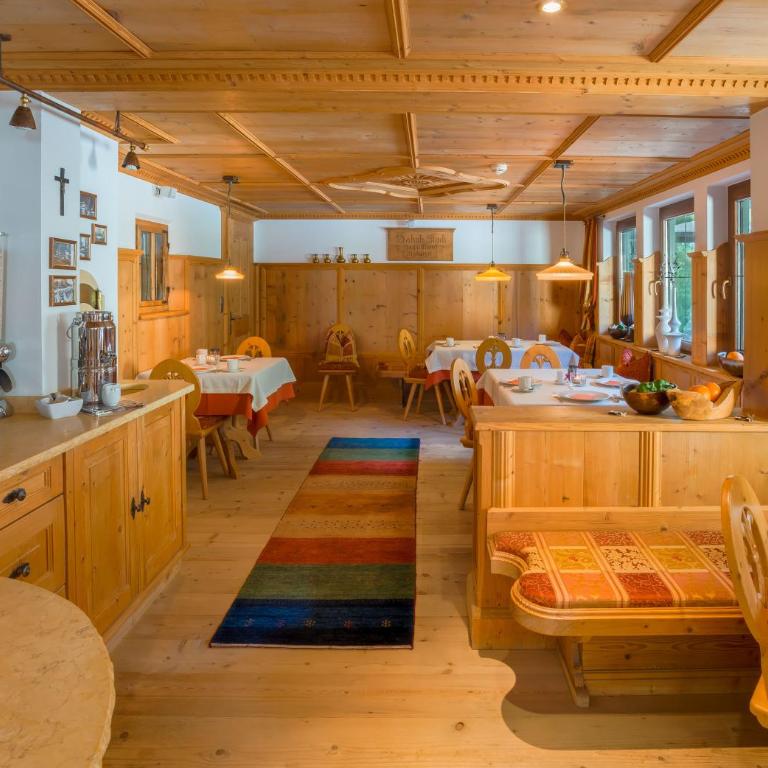 Hotel-Garni Jakober - B&B und Appartements - Superior Doppelzimmer mit Balkon - 4