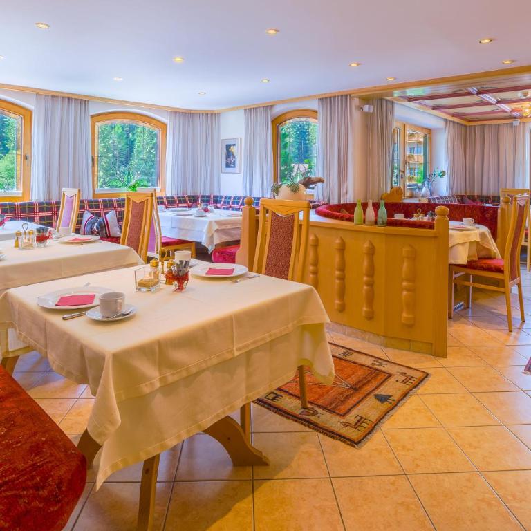 Hotel-Garni Jakober - B&B und Appartements - Superior Doppelzimmer mit Balkon - 2