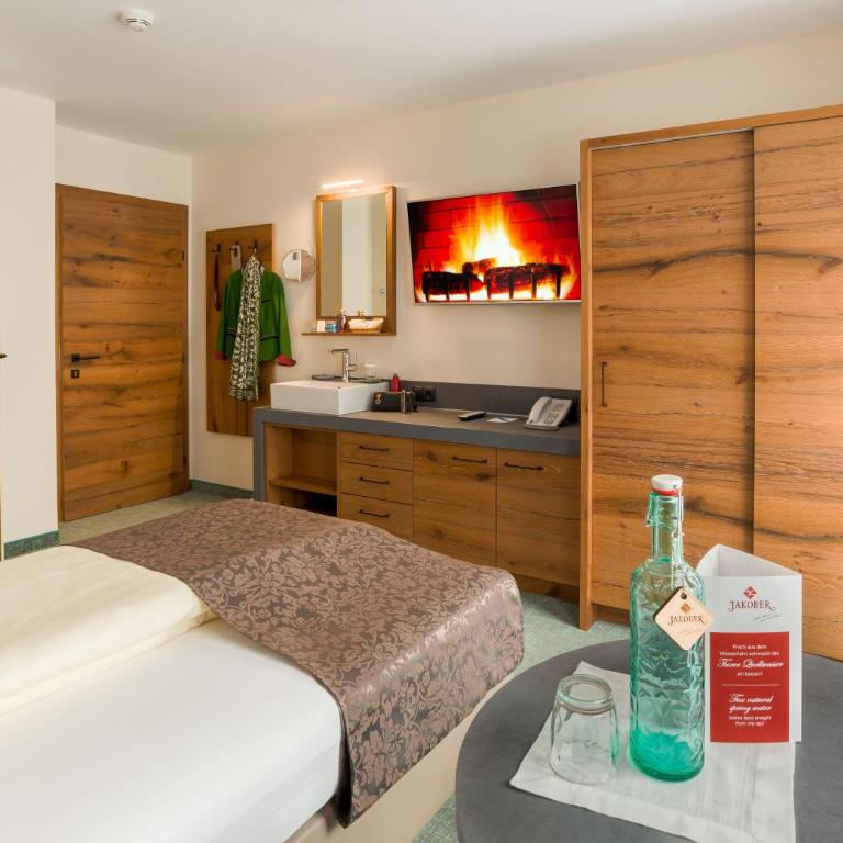 Hotel-Garni Jakober - B&B und Appartements - Einzelzimmer mit Balkon - 2
