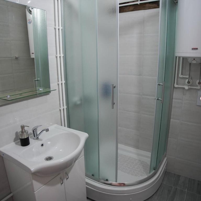 Epicenter - Deluxe King Room - 2