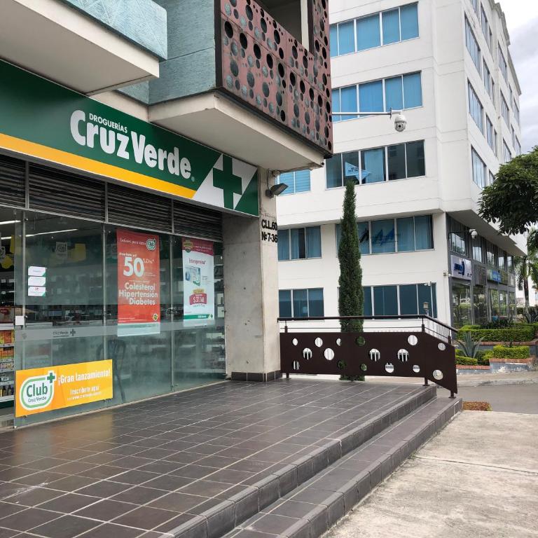 Apartaestudio en a Milla de oro, restaurantes, Centros comerciales, clínica Keralty - Apartamento de 1 dormitorio - 35