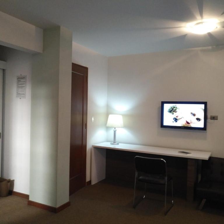 Hostal Costa De Marfil Suites & Apartamentos - Habitación Triple Executive - 1