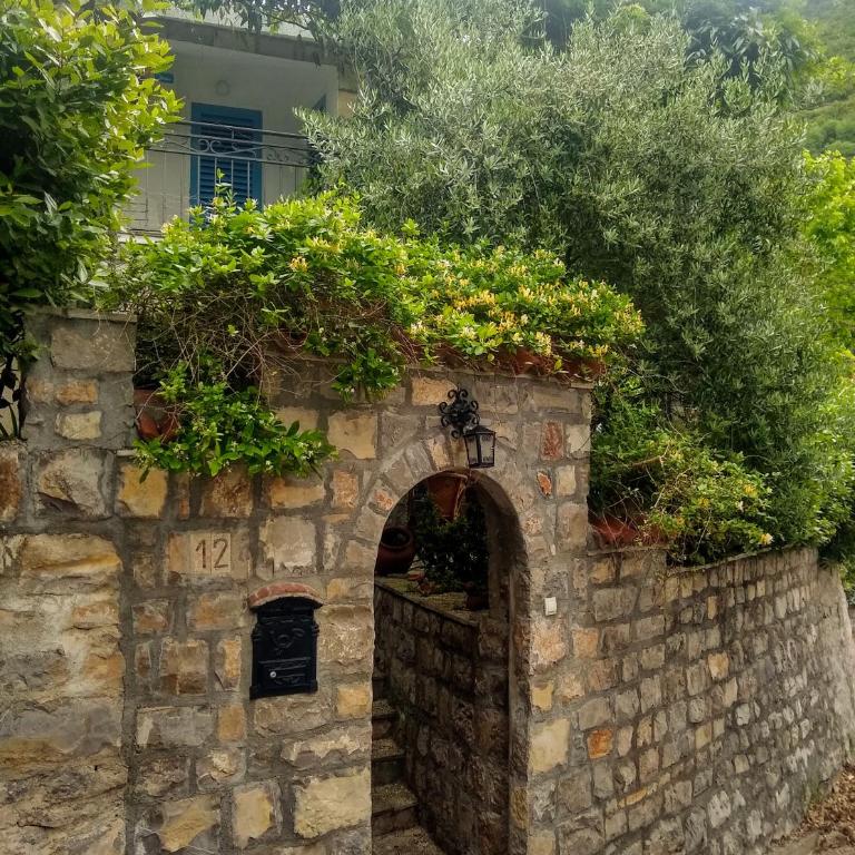 Sea-side Old Stone Villa with a private Garden - Vila sa 3 Spavaće Sobe - 10
