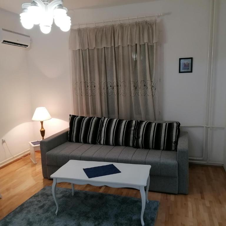Apartments M- Center - One-Bedroom Apartment - 1