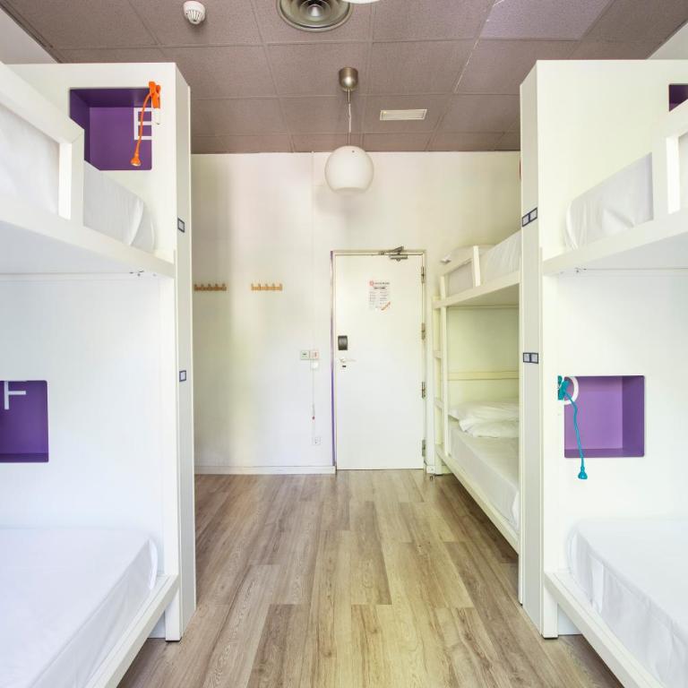 Safestay Madrid Central - Bed in 6-Bed Mixed Dorm Ensuite - 6