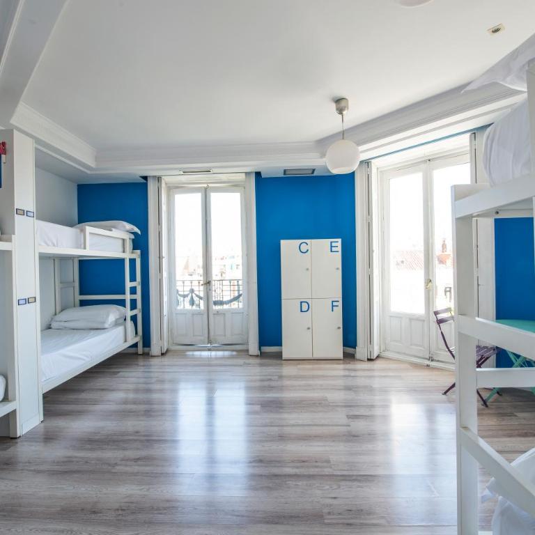 Safestay Madrid Central - Bed in 6-Bed Mixed Dorm Ensuite - 3
