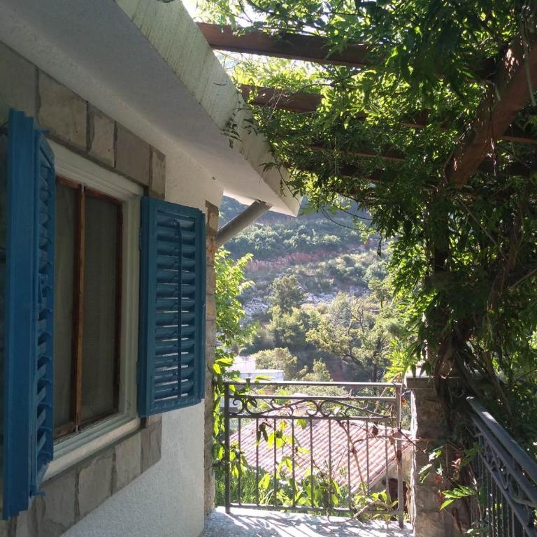 Sea-side Old Stone Villa with a private Garden - Vila sa 3 Spavaće Sobe - 61