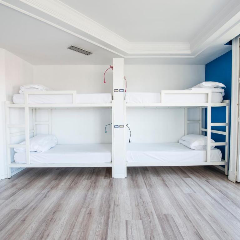 Safestay Madrid Central - Bed in 4-Bed Mixed Dorm Ensuite - 3