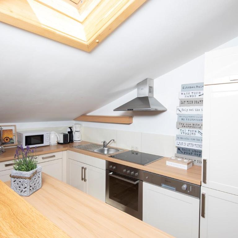 Gästehaus Weiherhof - Apartment mit 2 Schlafzimmern und Balkon - 9