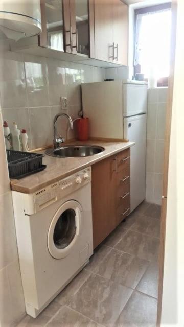Vila sa bazenom MZ - Two-Bedroom Apartment - 15