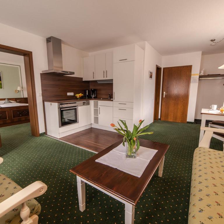Gästehaus Alpenflora - Apartment mit Blick auf die Berge - 7