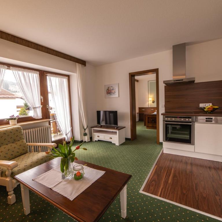 Gästehaus Alpenflora - Apartment mit Blick auf die Berge - 8