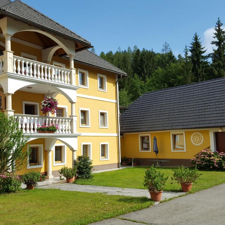 Ferienwohnungen Gut Seebacher - Apartment mit Terrasse - 2