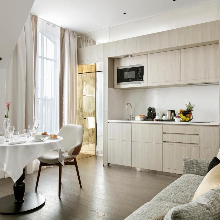 La Clef Champs-Élysées Paris by The Crest Collection - Duplex Toits de Paris - 5