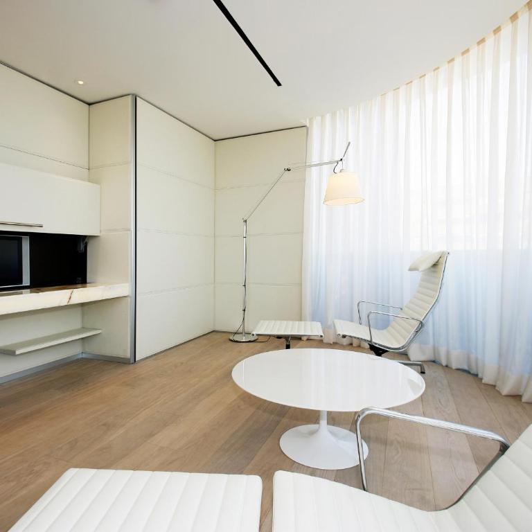 Hotel Puerta America - Suite Junior con acceso al salón executive - 1