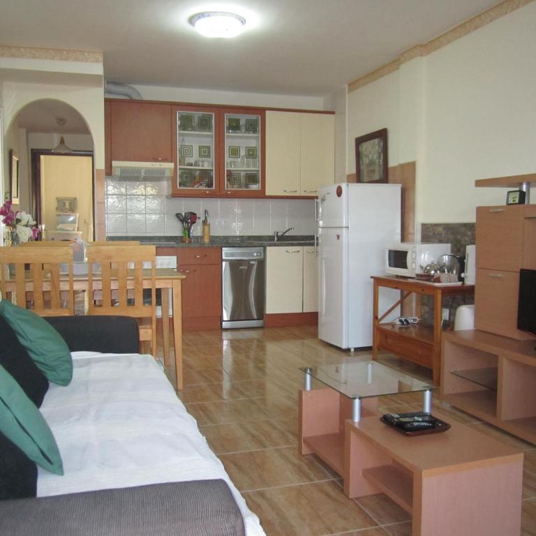 IDEAL CON NIÑOS , WIFI GRATIS Y PLAYA - Apartamento - Planta baja - 2