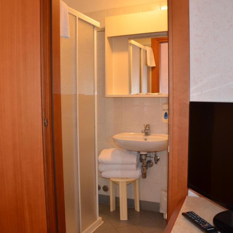 Hotel Mia Cara & Spa - Camera Piccola Doppia con Letti Singoli - 3