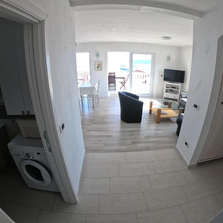 Apartment Sea & Mountain - Villa with Sea View - 9