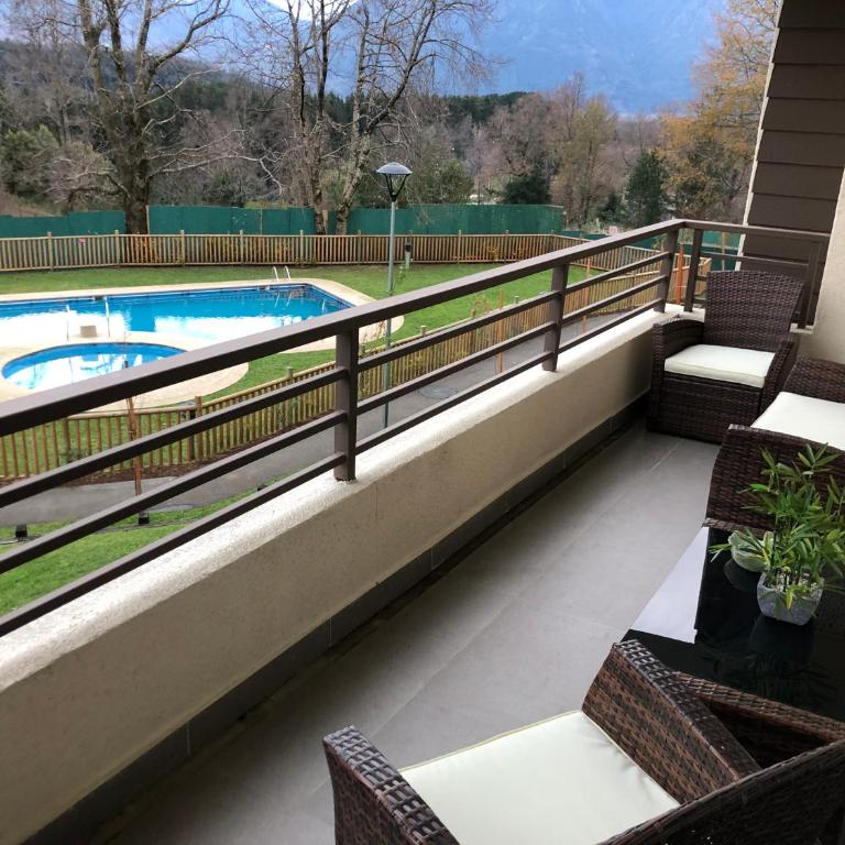 Departamento Pucón - Parque Condominio Castaños de Alicura - Apartamento con vistas a la piscina - 16