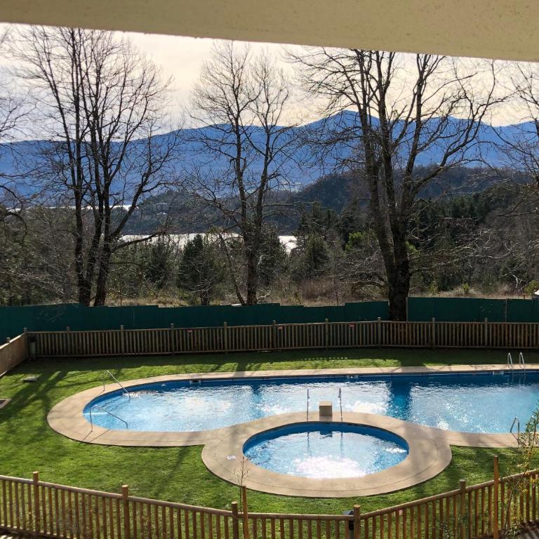 Departamento Pucón - Parque Condominio Castaños de Alicura - Apartamento con vistas a la piscina - 1