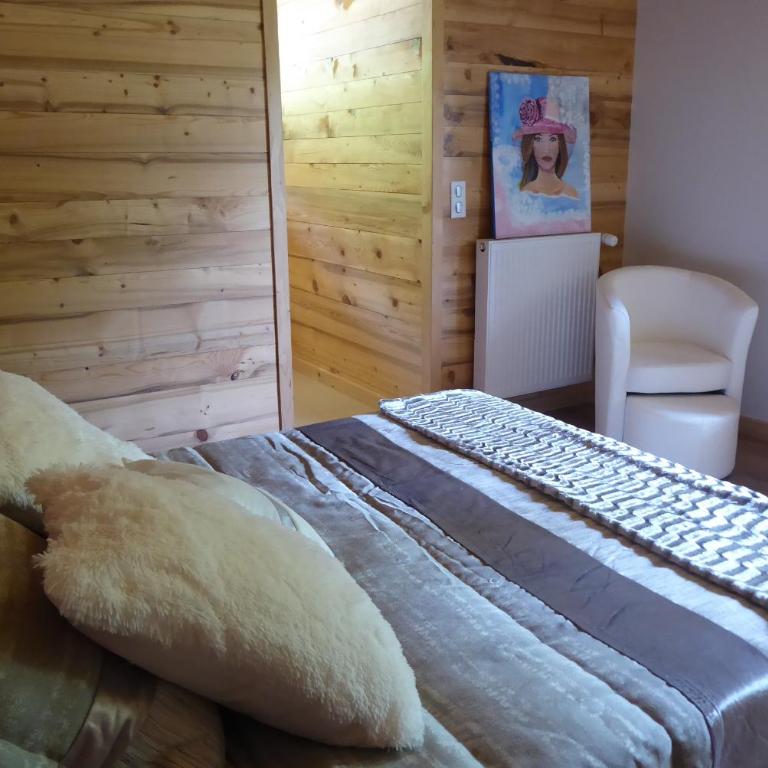 Chambre d'hôtes l'Aire du temps Savoyard - Chambre Double avec Salle de Bains Privative - 5