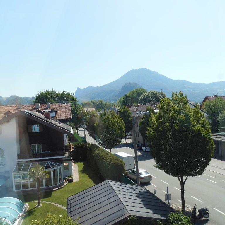 Pension Elisabeth - Rooms & Apartments - Superior Zimmer mit Gartenblick - 11