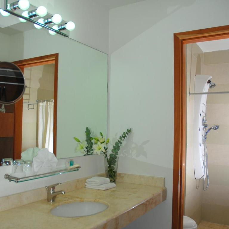 Hotel Bahia Chac Chi - Deluxe Bay View with King bed - 3