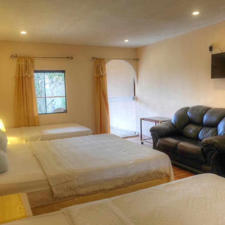 Hotel Independencia - Triple Room with Terrace - 10