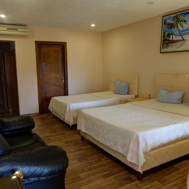 Hotel Independencia - Triple Room with Terrace - 12