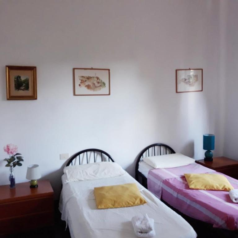Bed in Siena - Camera Doppia con Letti Singoli e Bagno in Comune - 2