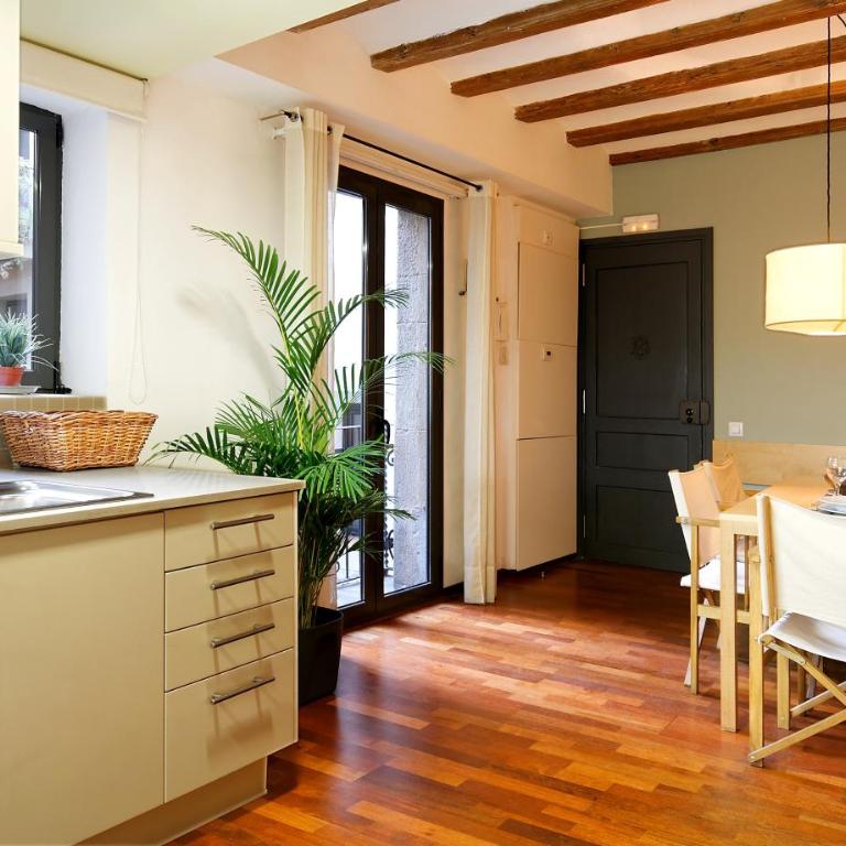 Inside Barcelona Apartments Esparteria - Two-Bedroom Apartment - 9
