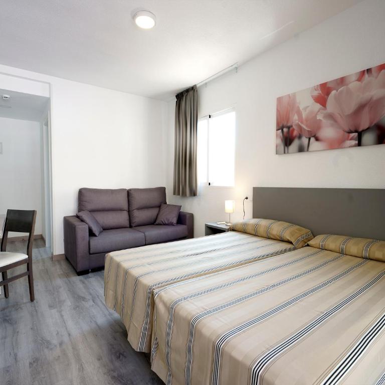 Hostal Anna Benidorm - Habitación Cuádruple Estándar - 1