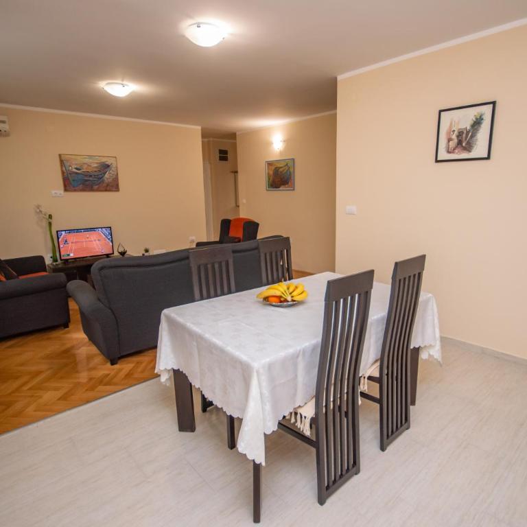 Apartment Nikolic Kotor - Apartment with Balcony - 12